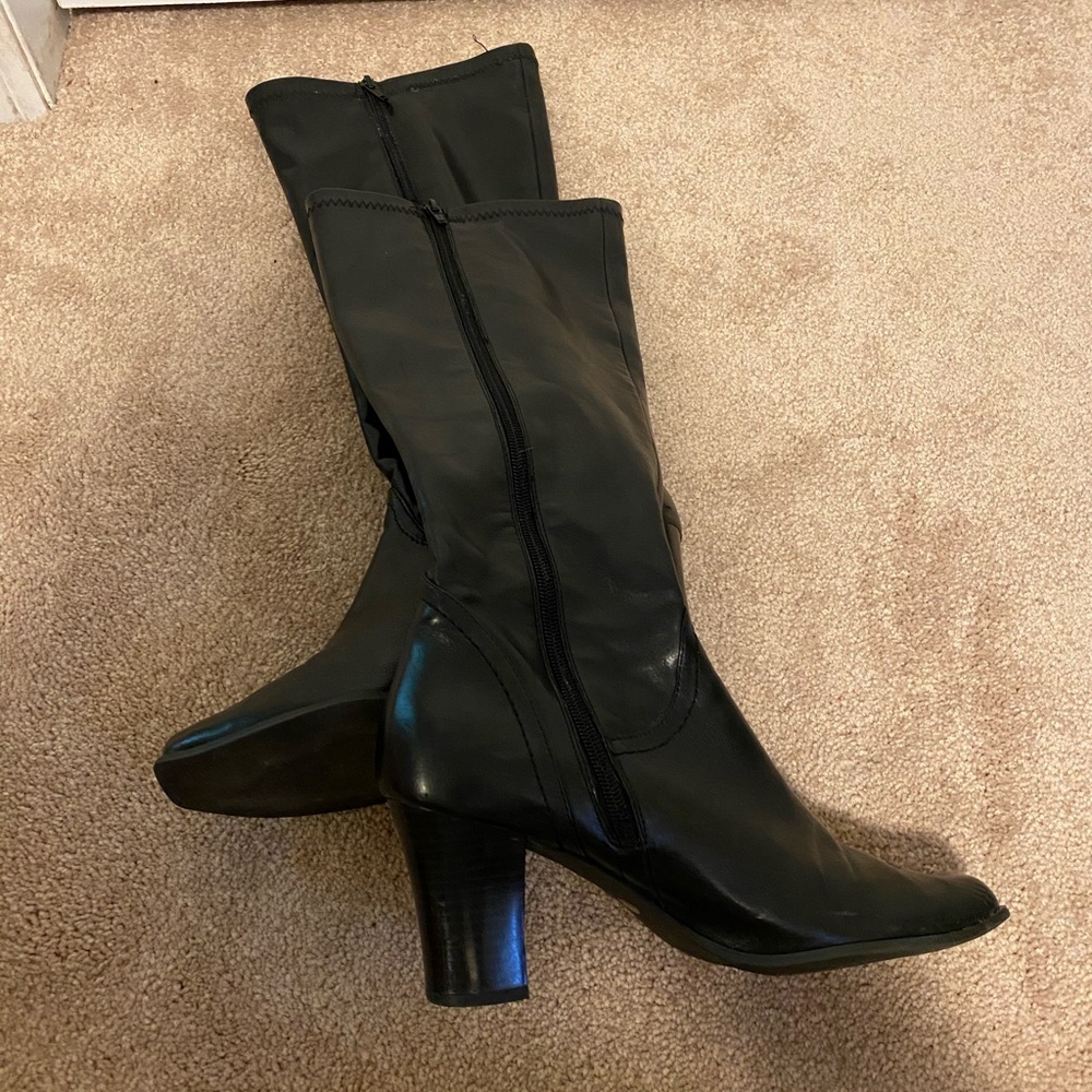 Black knee-high boots